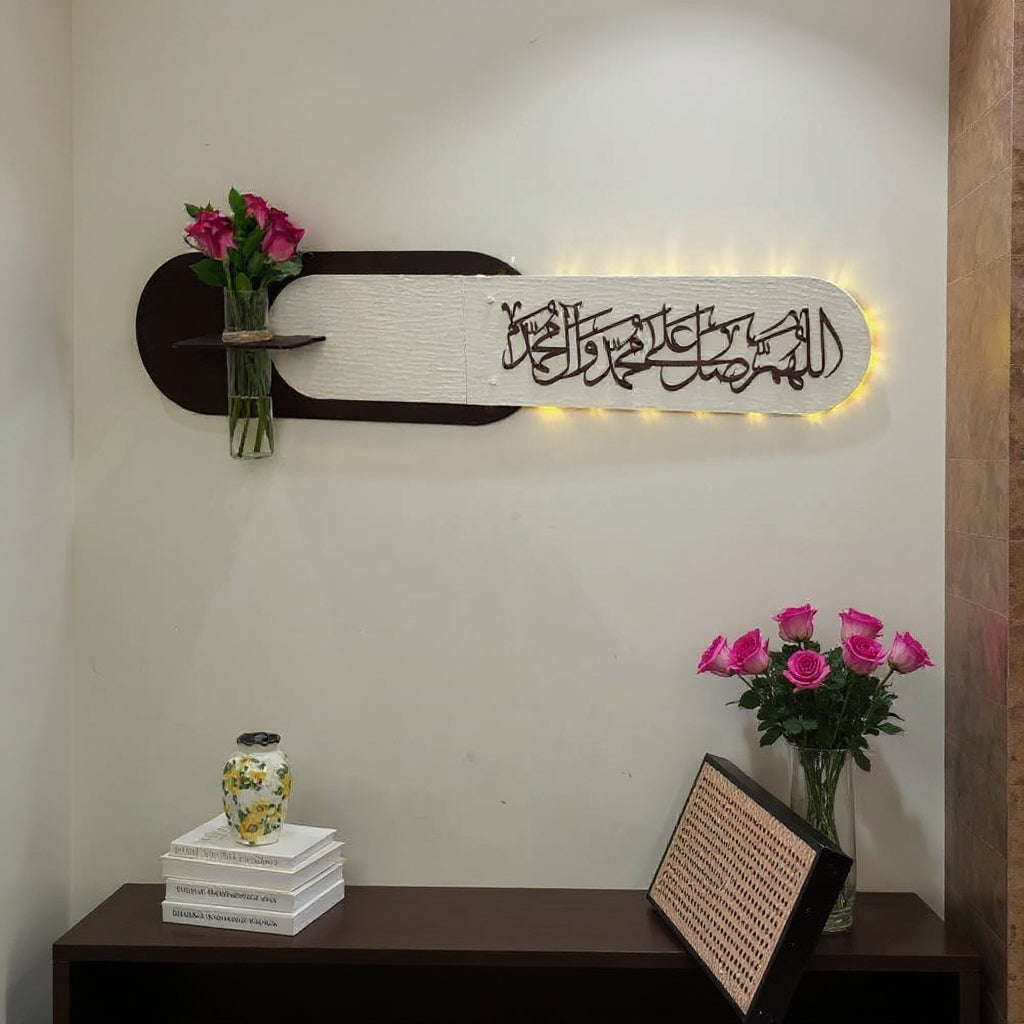 Wall decor and vase + unique phrase