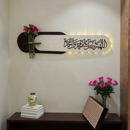 Wall decor and vase + unique phrase